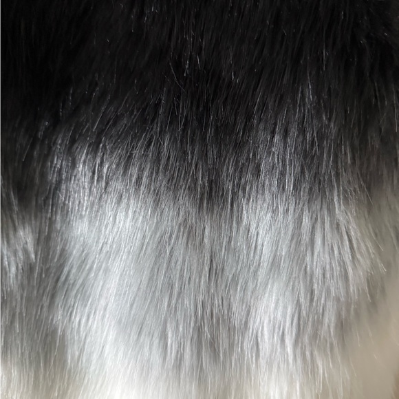 Melissa McCarthy Black and White Faux Fur Vest - Picture 2 of 6